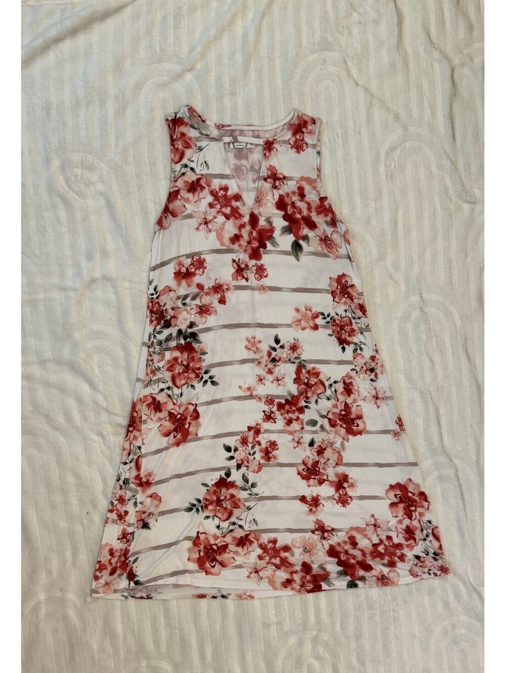 Vestido floral sin mangas Talla XS corre grande, como M